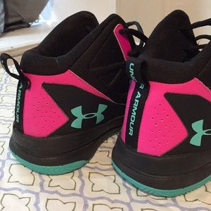 under armour girls basketball shoes